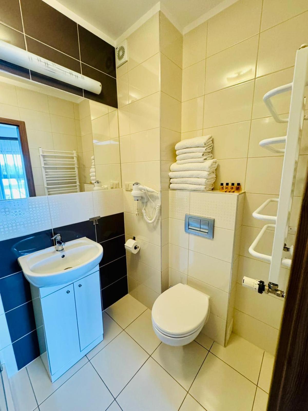 Azyl Bed & Breakfast Ustronie Morskie Ngoại thất bức ảnh